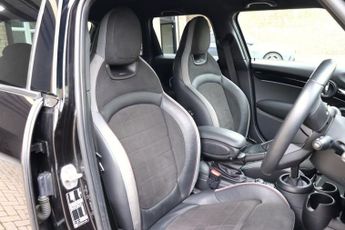 MINI HATCH 1.5 COOPER SPORT 5 DOOR