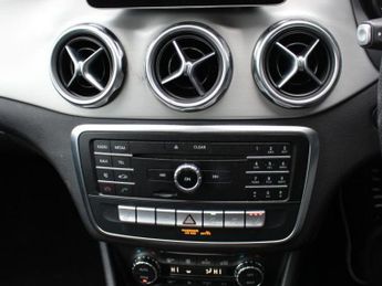MERCEDES-BENZ GLA 1.6 GLA180 AMG Line Edition (Plus) SUV 5dr Petrol 7G-DCT Euro 6 