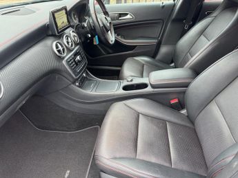 MERCEDES-BENZ A-CLASS 2.0 A250 AMG Sport Hatchback 5dr Petrol 7G-DCT Euro 6 (s/s) (211