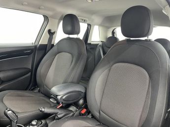 MINI HATCH 1.5 Cooper Classic Hatchback 5dr Petrol Steptronic Euro 6 (s/s) 