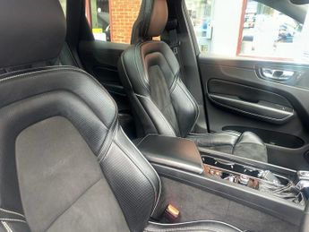 VOLVO XC60 2.0 D5 PowerPulse R-Design Pro SUV 5dr Diesel Auto AWD Euro 6 (s