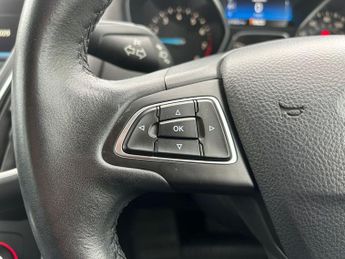 FORD FOCUS 1.6 Zetec Hatchback 5dr Petrol Powershift Euro 6 (125 ps)