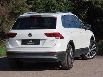 VOLKSWAGEN TIGUAN 2.0 TDI BlueMotion Tech SEL DSG 4Motion Euro 6 (s/s) 5dr