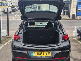 VAUXHALL ASTRA AUTOMATIC 1.4i Turbo SRi Nav Hatchback 5dr Petrol Euro 6 (s/s) (