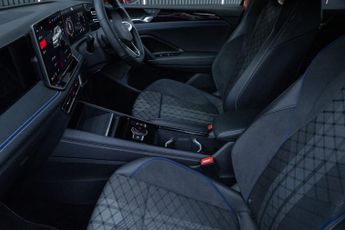 VOLKSWAGEN TIGUAN 2.0 TDI R-Line SUV 5dr Diesel DSG Euro 6 (s/s) (150 ps)