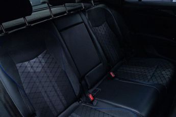 VOLKSWAGEN TIGUAN 2.0 TDI R-Line SUV 5dr Diesel DSG Euro 6 (s/s) (150 ps)