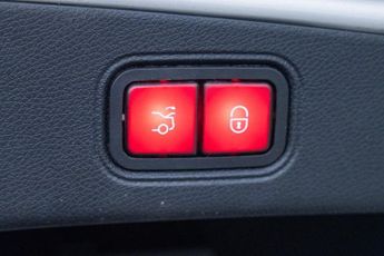 MERCEDES-BENZ E-CLASS 3.0 E400 V6 AMG Line (Premium Plus) Coupe 2dr Petrol G-Tronic+ 4