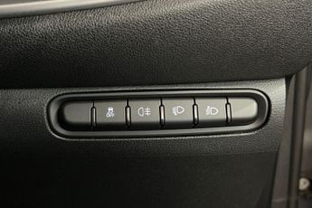 FIAT 500E 42kWh Icon Hatchback 3dr Electric Auto (118 ps) Android Auto / A