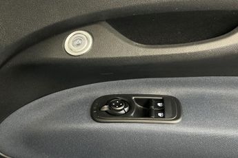 FIAT 500E 42kWh Icon Hatchback 3dr Electric Auto (118 ps) Android Auto / A