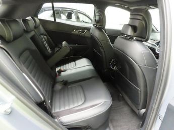 KIA SPORTAGE 1.6 h T-GDi GT-Line S SUV 5dr Petrol Hybrid Auto Euro 6 (s/s) (2
