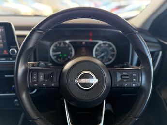 NISSAN QASHQAI 1.3 DIG-T MHEV Acenta Premium SUV 5dr Petrol Hybrid XTRON Euro 6