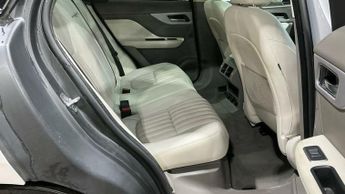 JAGUAR F-PACE 2.0 P250i Portfolio SUV 5dr Petrol Auto AWD Euro 6 (s/s) (250 ps