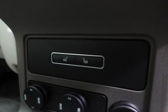 JAGUAR F-PACE 2.0 P250i Portfolio SUV 5dr Petrol Auto AWD Euro 6 (s/s) (250 ps