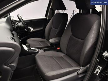 TOYOTA YARIS 1.5 VVT-h Icon Hatchback 5dr Petrol Hybrid E-CVT Euro 6 (s/s) (1