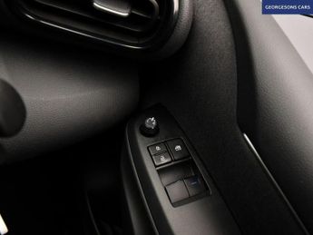 TOYOTA YARIS 1.5 VVT-h Icon Hatchback 5dr Petrol Hybrid E-CVT Euro 6 (s/s) (1