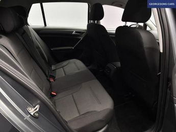 VOLKSWAGEN E-GOLF 35.8kWh e-Golf Hatchback 5dr Electric Auto (136 ps)