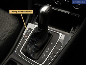 VOLKSWAGEN E-GOLF 35.8kWh e-Golf Hatchback 5dr Electric Auto (136 ps)