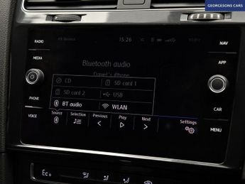 VOLKSWAGEN E-GOLF 35.8kWh e-Golf Hatchback 5dr Electric Auto (136 ps)