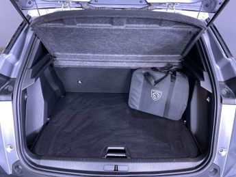 PEUGEOT E-2008 50kWh Allure Premium + SUV 5dr Electric Auto (7kW Charger) (136 