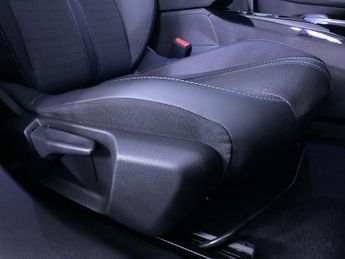 PEUGEOT E-2008 50kWh Allure Premium + SUV 5dr Electric Auto (7kW Charger) (136 