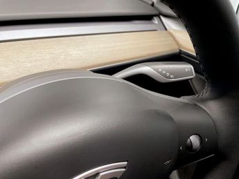 TESLA MODEL Y (Dual Motor) Long Range SUV 5dr Electric Auto 4WDE (384 bhp)