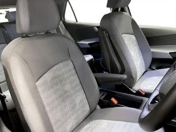 VOLKSWAGEN ID.3 Pro 58kWh Life Hatchback 5dr Electric Auto (145 ps)