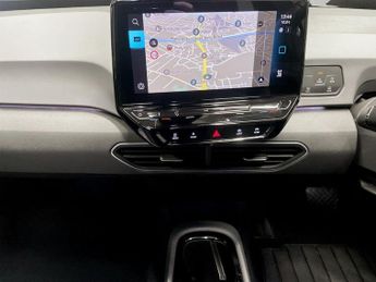 VOLKSWAGEN ID.3 Pro 58kWh Life Hatchback 5dr Electric Auto (145 ps)
