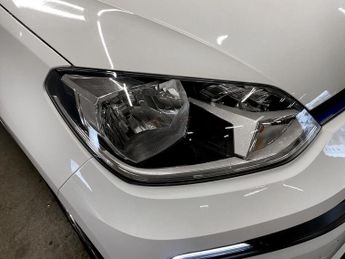 VOLKSWAGEN e-up! 36.8kWh e-up! Hatchback 5dr Electric Auto (82 ps)