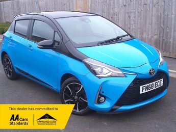 Toyota Yaris 1.5 VVT-i Cyan Bi-Tone Hatchback 5dr Petrol Manual Euro 6 (111 p