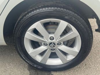 SKODA CITIGO 1.0 MPI Elegance Hatchback 5dr Petrol ASG Euro 5 (75 ps)