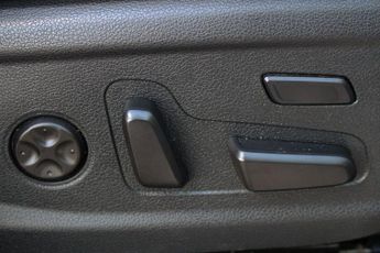 HYUNDAI SANTA FE 2.2L CRDI PREMIUM SE 4WD 5d AUTO 197 BHP