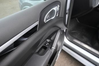 PORSCHE CAYENNE 3.0 TD V6 SUV 5dr Diesel TiptronicS 4WD Euro 6 (s/s) (262 ps)