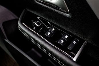 VAUXHALL ASTRA 1.6 12.4kWh Ultimate Hatchback 5dr Petrol Plug-in Hybrid Auto Eu