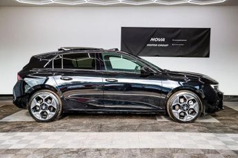VAUXHALL ASTRA 1.6 12.4kWh Ultimate Hatchback 5dr Petrol Plug-in Hybrid Auto Eu