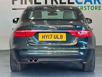 JAGUAR XF 2.0d Portfolio Saloon 4dr Diesel Auto Euro 6 (s/s) (180 ps)