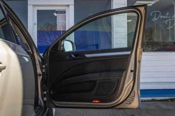 SKODA SUPERB 2.0 TDI Elegance Estate 5dr Diesel DSG 4WD Euro 5 (s/s) (170 ps)