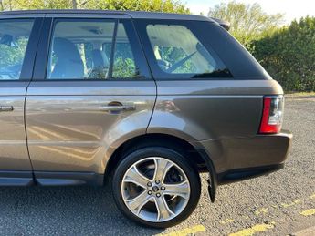 LAND ROVER RANGE ROVER SPORT 3.0 SD V6 HSE Black SUV 5dr Diesel Auto 4WD Euro 5 (255 bhp)-1 O