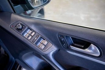 VOLKSWAGEN TIGUAN 2.0 TDI BlueMotion Tech Match SUV 5dr Diesel DSG 4WD Euro 6 (s/s