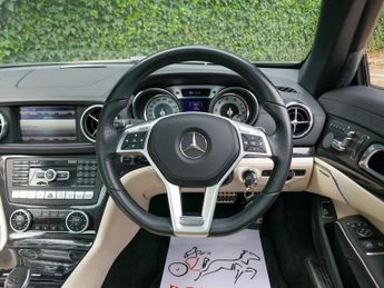 MERCEDES-BENZ SL 4.7 SL500 AMG Sport Convertible 2dr Petrol G-Tronic Euro 5 (s/s)
