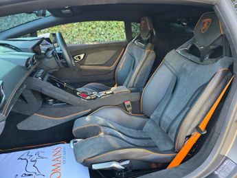 LAMBORGHINI HURACAN 5.2 V10 Sterrato Coupe 2dr Petrol LDF 4WD Euro 6 (s/s) (610 ps)