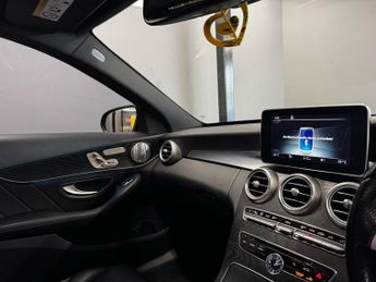 MERCEDES-BENZ C-CLASS 2.1 C250d AMG Line (Premium Plus) Saloon 4dr Diesel G-Tronic+ Eu