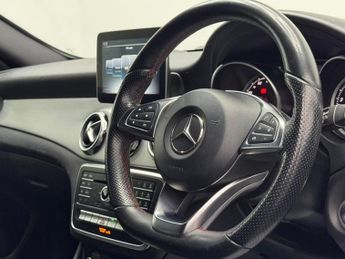 MERCEDES-BENZ GLA 1.6 GLA200 AMG Line (Executive) SUV 5dr Petrol 7G-DCT Euro 6 (s/