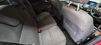FORD FOCUS 1.6 Titanium Estate 5dr Petrol Powershift Euro 5 (125 ps)