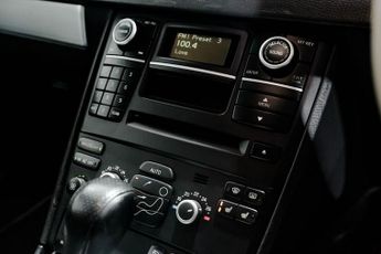 VOLVO XC90 2.4 D5 R-Design SE SUV 5dr Diesel Geartronic AWD (224 g/km, 182 