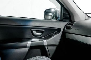 VOLVO XC90 2.4 D5 R-Design SE SUV 5dr Diesel Geartronic AWD (224 g/km, 182 