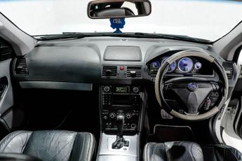 VOLVO XC90 2.4 D5 R-Design SE SUV 5dr Diesel Geartronic AWD (224 g/km, 182 