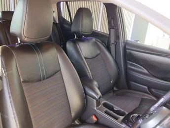 NISSAN LEAF 40kWh N-Connecta Hatchback 5dr Electric Auto (150 ps)