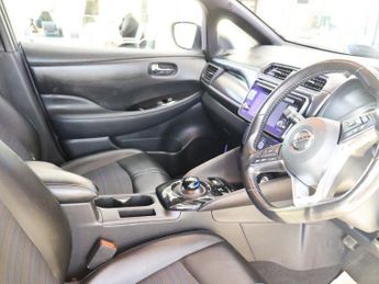 NISSAN LEAF 40kWh N-Connecta Hatchback 5dr Electric Auto (150 ps)