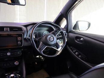 NISSAN LEAF 40kWh N-Connecta Hatchback 5dr Electric Auto (150 ps)