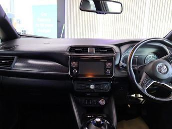 NISSAN LEAF 40kWh N-Connecta Hatchback 5dr Electric Auto (150 ps)